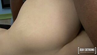 Cewek PAWG Faith Leone Dapat Creampie dari BBC Tee Reel