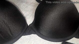 Hei, tulinko just ystäväni punaisiin alusvaatteisiin?