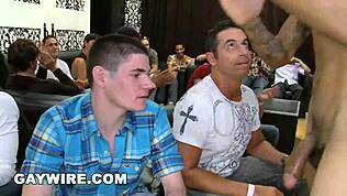 Gaywire hadirkan pesta sosis liar sama cowok berotot buka baju buat orgy