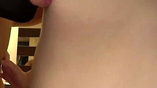 Minik Japon öğrenci sonsuz orgazmlarla çıldırıyor