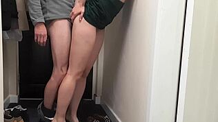 Как този късметлия амазонец получава бърз секс с самотна разведена тийн 18+?