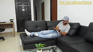 误发性感照片的嫂子，引发无套狂干