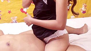 Lonte Langganan Tubang - Asiatisk amatør bliver vild i indonesisk hotelværelse sex scene