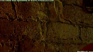 Takarítónő kap anál BDSM dugást