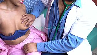 Človek, prisegam, indijski zdravnik jebe pacienta v bolnišnici, tako umazano!