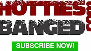 늙은 남자가 18+ 빨강머리 청년이랑 거칠게 장난쳐