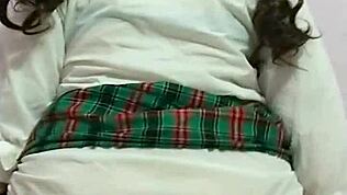 Yaramaz yeğen hediye için mastürbasyon videosu gönderdi amca ev yapımı porno