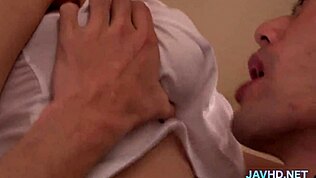 Şirin Kız Arkadaş Vol 12'de Profesyonel Gibi Sik Emiyor, Lanet Olsun