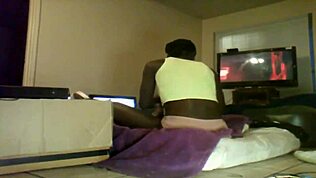 ميلف مغربية من الحي تظهر مؤخرتها الكبيرة المذهلة