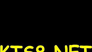 Kerel ramt die shemale’s kont tijdens wilde massage