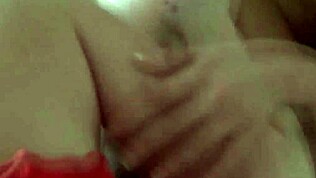 Tânără fată 18+ se dezlănțuie cu ejaculări în acțiune fierbinte