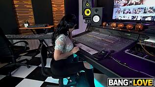 Crystal Rush iz Rusije hrepeni po trdem jebanju