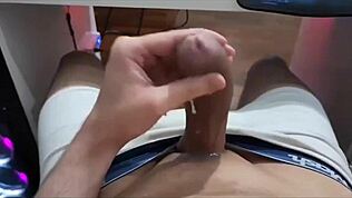 म्यू फिल्म - इंटेंस सोलो एक्शन एक्सोटिक ब्राजीलियन फ्लेयर के साथ