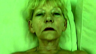 Ако косматите путки на бабички те възбуждат, тази е твоя за наслаждение.