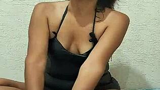 Hey, willst du sehen, wie ich meine neue Fickmaschine zu Hause ausprobiere?