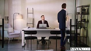 ヴィクセンのかわいい女子大生モリーが年上男を誘惑して深いセックス