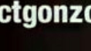 Nia Black приема дълбок разхвърлян кремпай товар в себе си