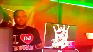 Kæmpe spænding på Club Onyx med nøgne danse og flåede tøj