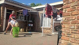 เฮ้ยเพื่อน เย็ดเมียนายกลางแจ้งนายดูไม่ช่วยอะไร