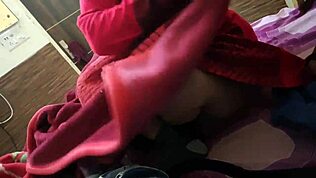 Mijn bijlesleraar scheert me kaal voor intense anale actie in de klas