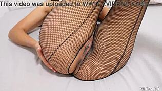 ムラムラ親友をガンガン犯して腹に中出しぶっかけ！