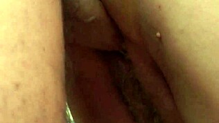 מפתיעה את בעלי במוצץ פרוע עד אורגזמה