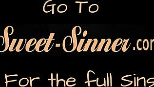 Fiica vitregă cu ciorapi călărește pula în poziția cowgirl cu tocuri elegante