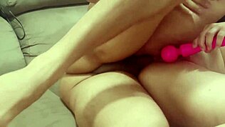 Beni sıkı arka kapısına boşalmam için yalvardı