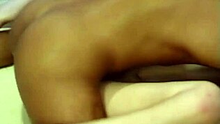 Ne morem se naveličati trdega seksa s to amatersko bejbo