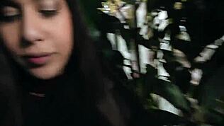 Gatinha romena leva pauzão no cu publicamente