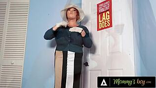 Mommys Junge, kann deine konservative christliche rothaarige Stiefmutter widerstehen, deinen harten Schwanz in Dessous zu reiten?