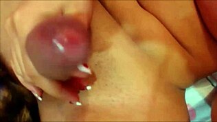 Travesti flexible montre compétences uniques en webcam