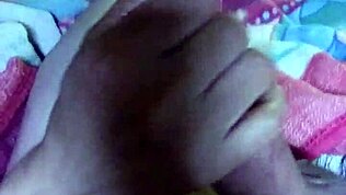 Žena drka kurac do več curkažev?