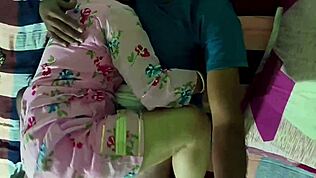 ¡Tío, la mejor fiesta navideña follando con mi novia caliente! 🎅