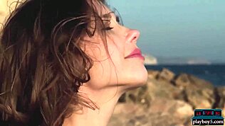 omg, Mila Azul, ukrajinska 18+ lepotica z velikimi naravnimi joškami, vroč striptease za Playboy, tako seksi