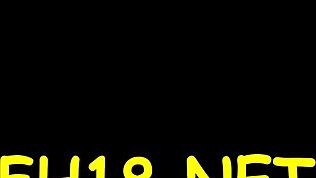 Sexy 18+ holka se promočí a rozmazává při olejový masáži s perverzníma zvratama