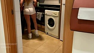 哇，姐姐男友干得真爽，不？