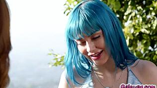 Jewelz Blu ja Nicole Doshi ahmivat nussia kuuman auringon alla