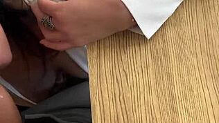 Mexikanische MILF Lehrerin Vero von Schüler in Klasse verführt. Lass mich dir sagen, es war dampfig!