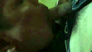 Khmer jongen: Klaar voor geile gay seks met Aziatische partner!