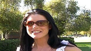 On récupère ta belle-mère chaude pour la baiser - India Summer