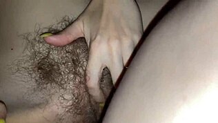 Hey, willst du einen großen Schwanz in einer haarigen Muschi in 4K sehen?