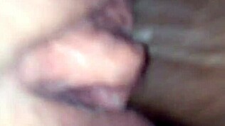 هل تستطيع التعامل مع هذا الكس الساخن الذي يرش في عمل متعدد الأعراق؟