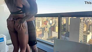 Estou obcecado em foder a buceta apertada e negra da minha cunhada