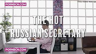 哇！大鸡巴猛插俄罗斯模特Marilyn Crystal和Misha Maver的硬核4K动作！