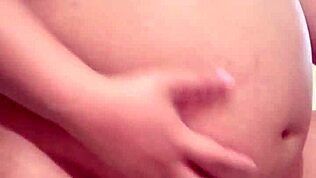 Siapa nak puaskan isteri arab hamil yang horny dengan tetek besar natural?