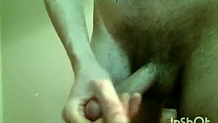 Jeg ble tatt på fersk gjerning mens jeg onanerte på badet med stort sædskudd