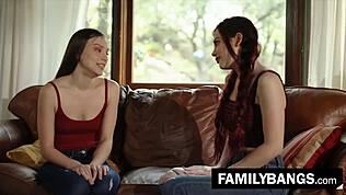 ראיתי את הטינאייז 18+ עם הצמות האדומות מתחככת עם אחותה החורגת איזי לאש סבינה רוז'