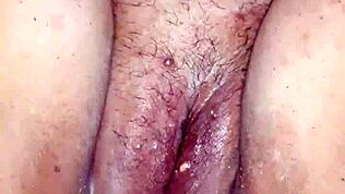 Чукам путката и дупето на моята вкусна пълничка съпруга