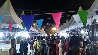 O bog, poglej to rdečolaso bombono z velikimi joškami in pošastnim kurcem v medrasni gay amaterski akciji